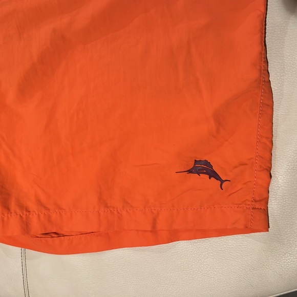 TOMMY BAHAMA Swimsuit trunks. LARGE - Picture 2 of 9